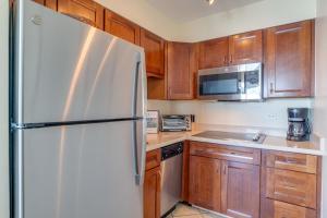 Η κουζίνα ή μικρή κουζίνα στο Paki Maui 104