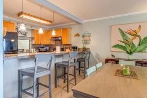 Η κουζίνα ή μικρή κουζίνα στο Paki Maui 123