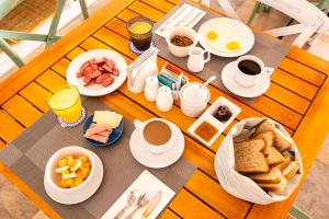 Comida no hotel ou em algum lugar perto