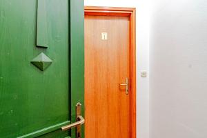拉斯托伏Apartments and rooms with WiFi Lastovo - 13678的相册照片