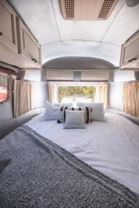 Gallery image of Secluded Airstream with Hot Tub, Wifi, BBQ, AC in Fredericksburg