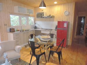 Η κουζίνα ή μικρή κουζίνα στο Cabañas Loft Alto Arrayan Cochamó