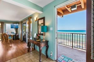 Γενική θέα στη θάλασσα ή θέα στη θάλασσα από  αυτό το διαμέρισμα +26 φωτογραφίες