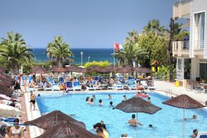 O vedere a piscinei de la sau din apropiere de Ephesia Hotel - All Inclusive