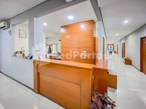 Mynd úr myndasafni af Sang Surya GuestHouse Syariah Near RS Hasan Sadikin Mitra RedDoorz í Bandung