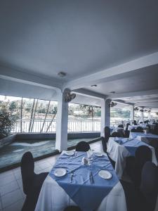 Restaurace v ubytování Hotel Elephant Park - NEW DEAL! Half Off Airport Pickups Available