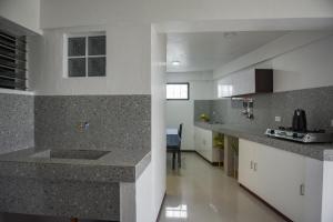 Kuchyň nebo kuchyňský kout v ubytování Whitehaus BnB