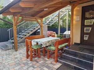 A balcony or terrace at Silver Zsóry Apartman