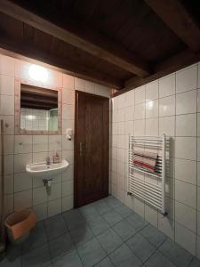 Koupelna v ubytování Apartments Cederika