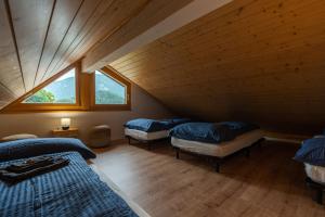 Postel nebo postele na pokoji v ubytování Jungfrau-View Apartment, terrace & free parking