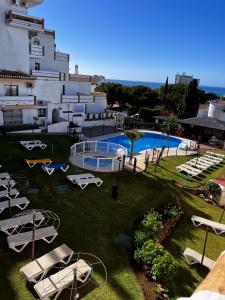 Πισίνα στο ή κοντά στο Crown Apartments with Sea View