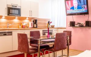 Una cocina o kitchenette en Central Apartments Vienna - CAV