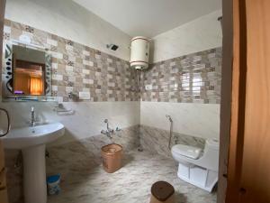 Koupelna v ubytování Penthouse Villa + 28 fotografií