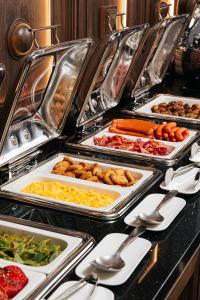 Makanan di atau berdekatan hotel