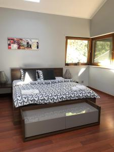 Posteľ alebo postele v izbe v ubytovaní Apartament przy lesie
