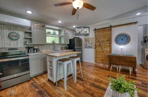 Gallery image of Blue Bungalow Lake Hamilton in Hot Springs