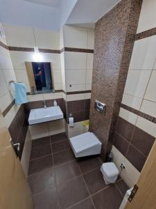 Ένα μπάνιο στο LUX groundfloor apartment in coastal N.Michaniona +24 φωτογραφίες