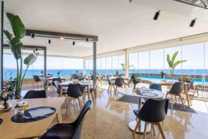 תמונה מהגלריה של Suites del Mar by Melia באליקנטה