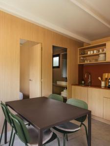 Wecamp San Sebastián的厨房或小厨房