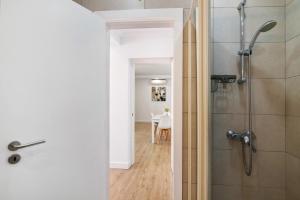 Koupelna v ubytování Moderno e renovado T2 + 18 fotografií