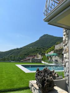 Het zwembad bij of vlak bij Villa Bellavista - private pool Garda Lake