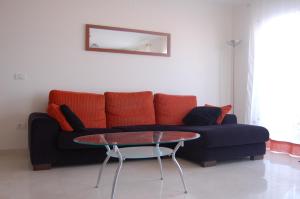 Posedenie v ubytovaní Elegant Palm Mar Apartment