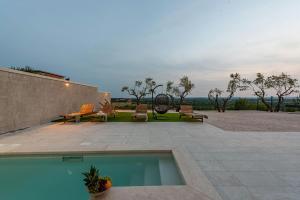 Πισίνα στο ή κοντά στο Villa Pezer ZadarVillas