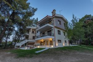 Gallery image of Natura Suites in Vourvourou
