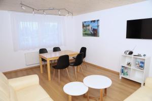 Imagen de la galería de FeWo Bayha "Im blauen Haus", en Langenargen