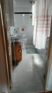 Et badeværelse på Peter's traditional house + 43 billeder