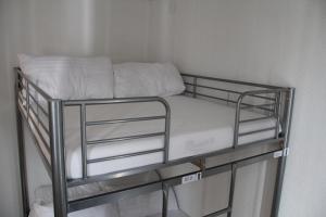 Stay2Night City Center Hostel客房内的一张或多张床位