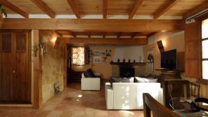 Gallery image of Casa Rural La Tahona in Elche de la Sierra