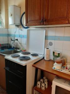Kjøkken eller kjøkkenkrok på Your cozy place in Bitola!