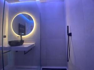 Łazienka w obiekcie MarinesAppartement, Le quai Tropézien marina