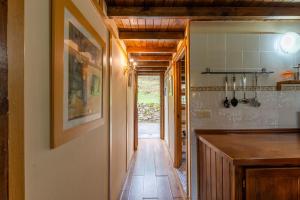 Kuchyňa alebo kuchynka v ubytovaní Apartamentos Rurales Los Picos de Redo