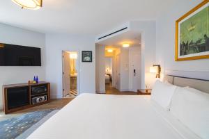 Cama ou camas em um quarto em Hotel Belleclaire Central Park