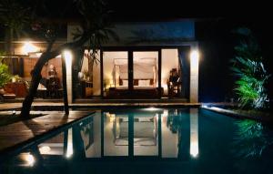 Sundlaugin á Coco Garden Pool Villas eða í nágrenninu