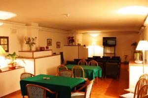 Istumisnurk majutusasutuses Hotel Iris Crillon
