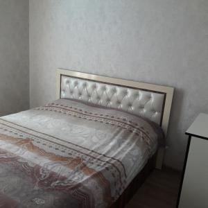 En eller flere senge i et værelse på Zagulba-Buzovny House near the Sea 5 minutes walk Загородный Дом