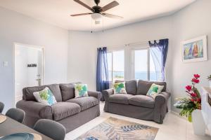 Luxe Beach Resort的休息区