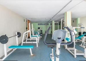 Phòng/tiện nghi tập thể dục tại Benidorm apartamento segunda línea playa