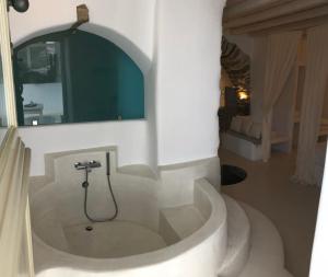 Ett badrum på Villa Aerino I & ΙΙ