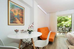 Gallery image of Downtown oasis in Kamena Vourla