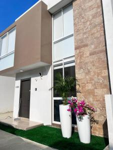 Το κτήριο όπου στεγάζεται  το διαμέρισμα