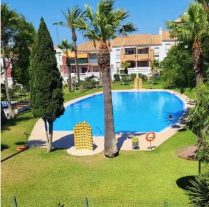 Basen w obiekcie Cozy Chalet - playa a 200m lub w pobliżu