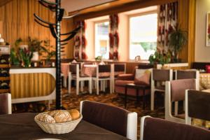 Posezení v ubytování Café Rudi Living + 28 fotografií