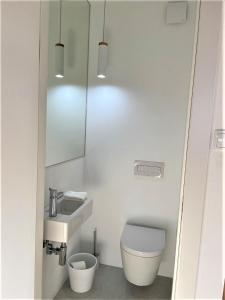Koupelna v ubytování Apartament Przystań w Ustce - 120 m2 - 200 m od plaży Mickiewicza 2