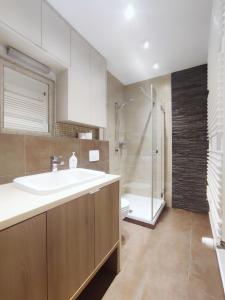 Turnau City Aparthotel的一间浴室