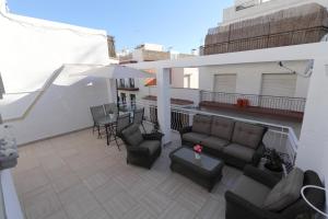 Balkón nebo terasa v ubytování Sitges Centre Mediterranean House- 5 Bedroom, 4 Bathroom, Terrace Courtyard, Private Rooptop Pool