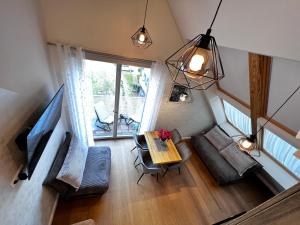 Ruang duduk di Windflower apartment